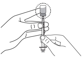 Håll injektionsflaskan och sprutan försiktigt och vänd injektionsflaskan upp och ned medan nålen sitter kvar. 
