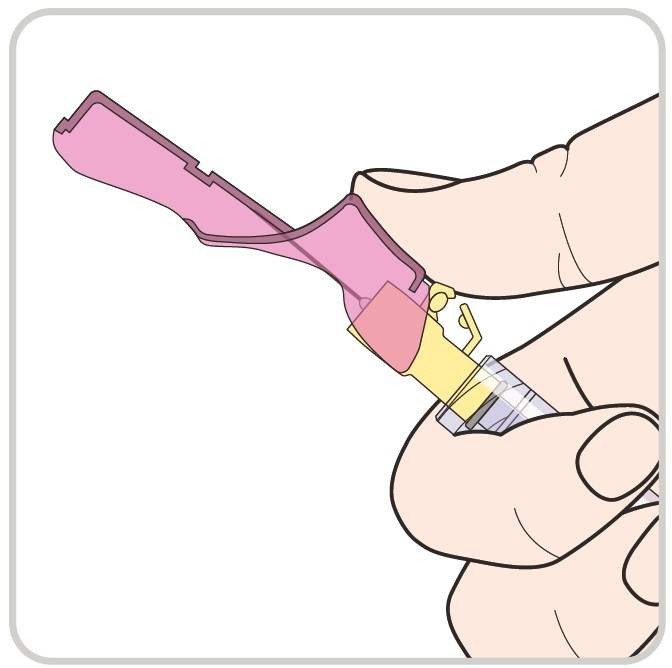 Vik försiktigt tillbaks det rosa nålskyddet